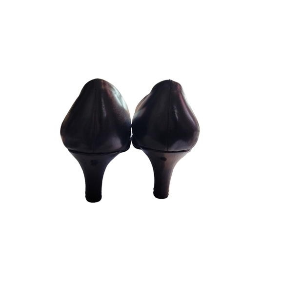 Worthington basic black leather pumps with buckle detail- 8.5 - Picture 3 of 7